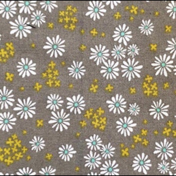 Emma & Mila Other - Emma & Mila Daisies cotton fabric 44” 8 yards